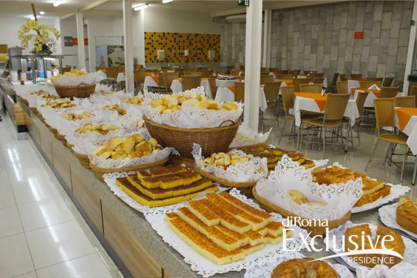 Café da manhã em buffet do diRoma Exclusive